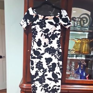 Premeir Amour Chic Black and White Floral Dress Off the shoulders sz 4